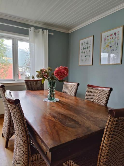 Вилла Cozy Family House Тромсё Экстерьер фото