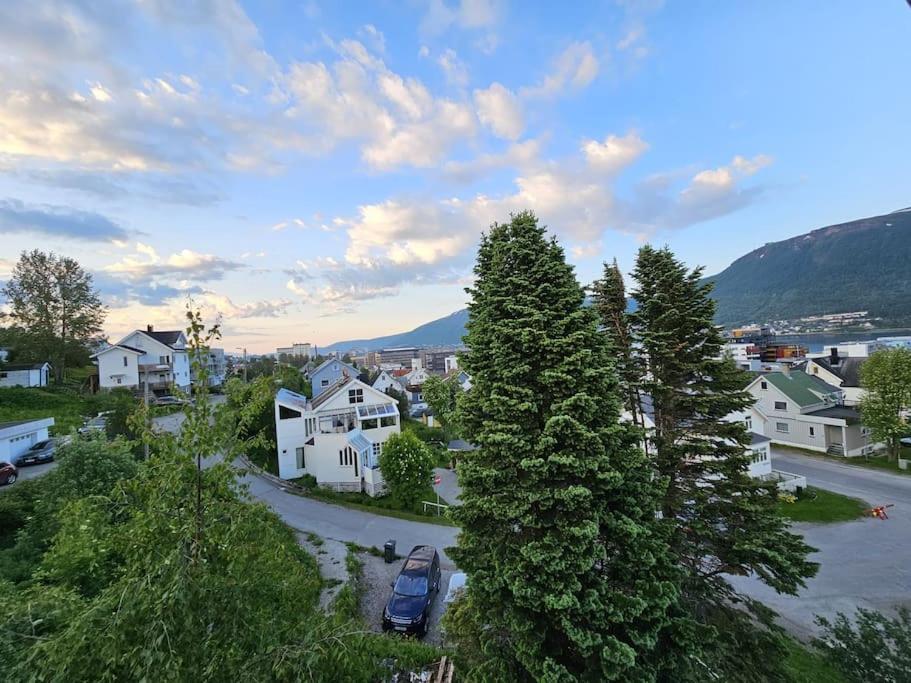 Вилла Cozy Family House Тромсё Экстерьер фото