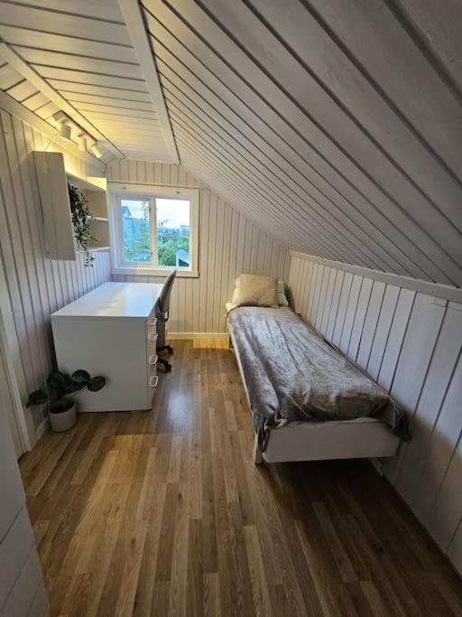 Вилла Cozy Family House Тромсё Экстерьер фото